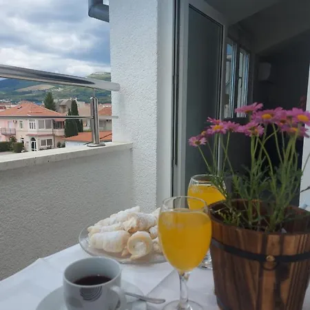 Karadza Apartment *