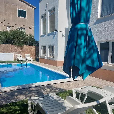 Apartment Karadza Kaštela