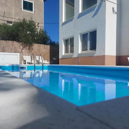 Karadza Kaštela