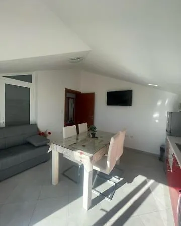 Karadza Apartment Kaštela